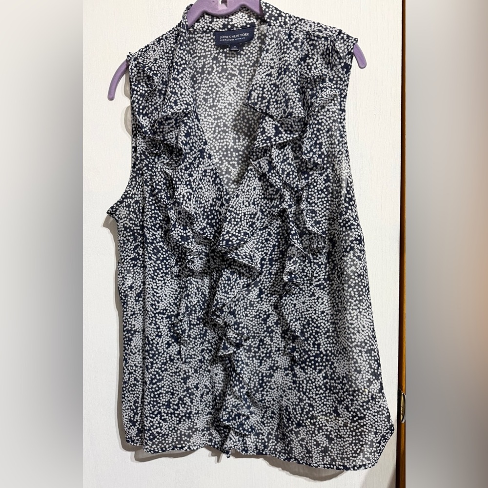Jones New York 1X blouse blue polka dotted